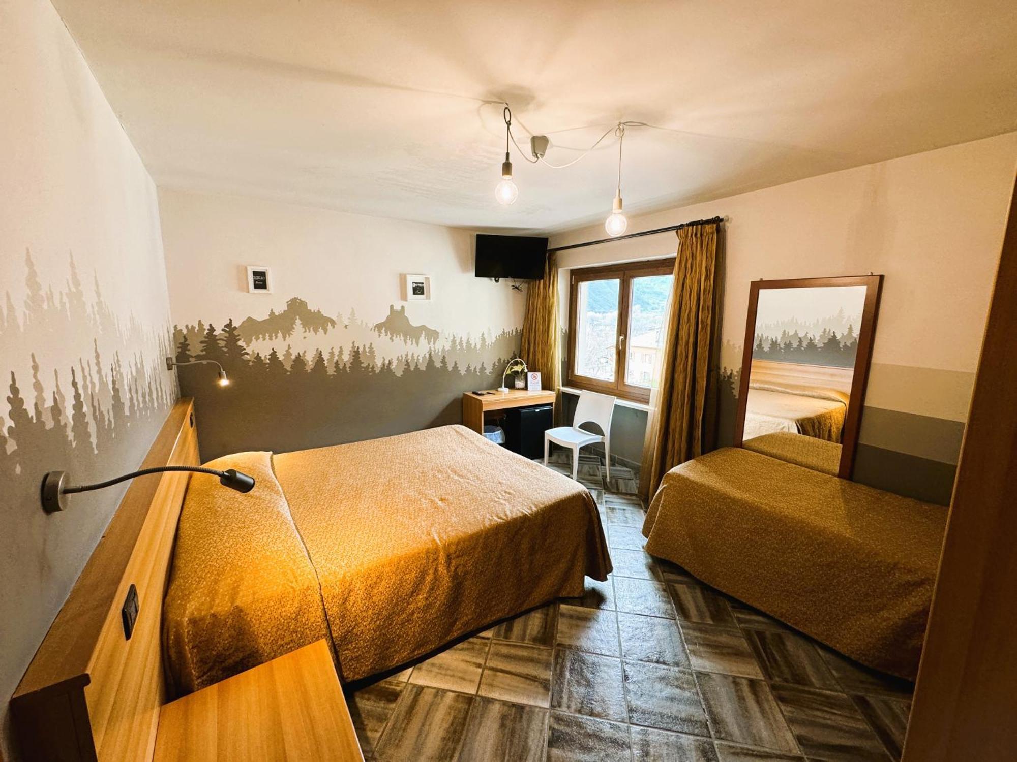 Hotel&Restaurant Armanac De Toubie Arnad Bagian luar foto