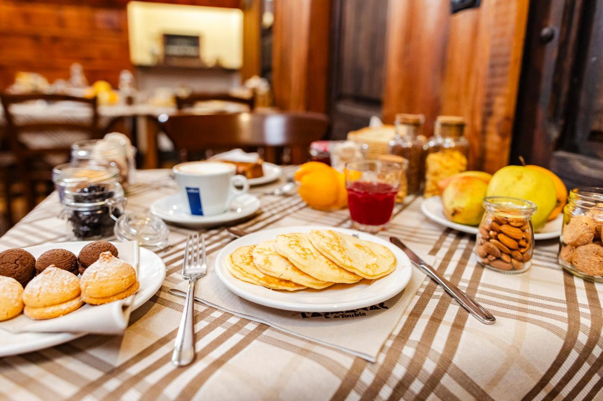 Hotel&Restaurant Armanac De Toubie Arnad Bagian luar foto