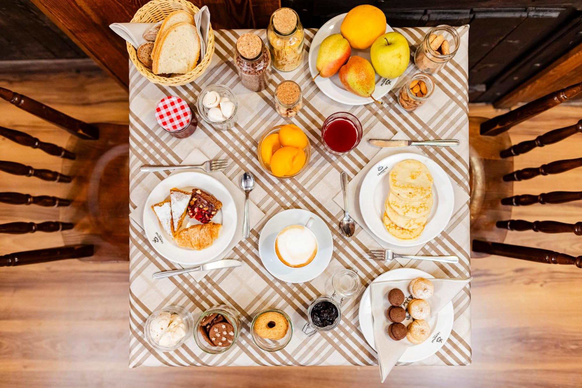Hotel&Restaurant Armanac De Toubie Arnad Bagian luar foto