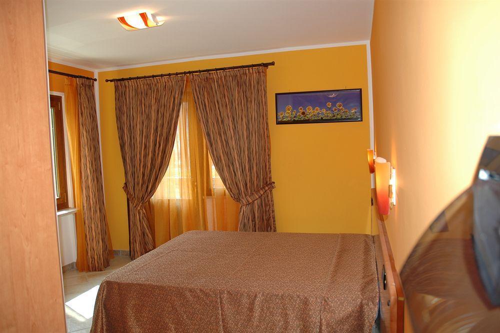 Hotel&Restaurant Armanac De Toubie Arnad Bagian luar foto