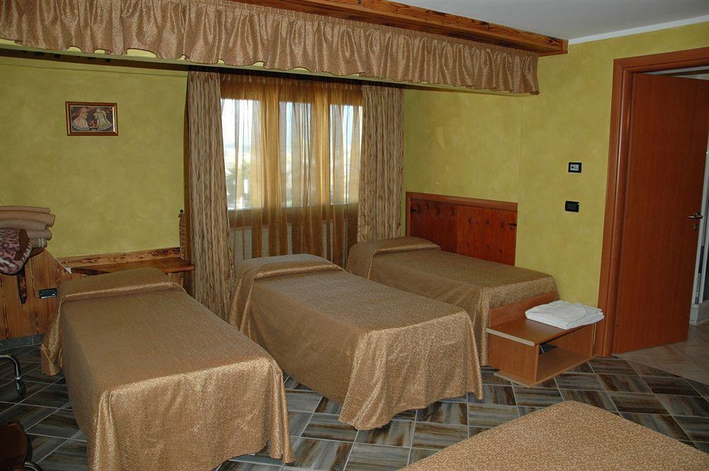 Hotel&Restaurant Armanac De Toubie Arnad Bagian luar foto