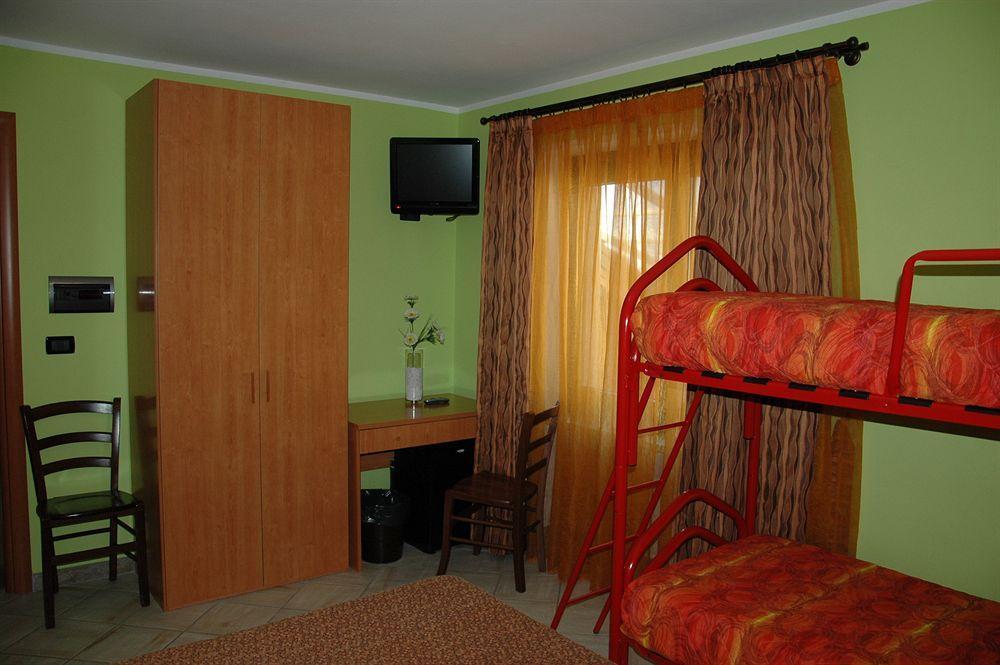 Hotel&Restaurant Armanac De Toubie Arnad Bagian luar foto